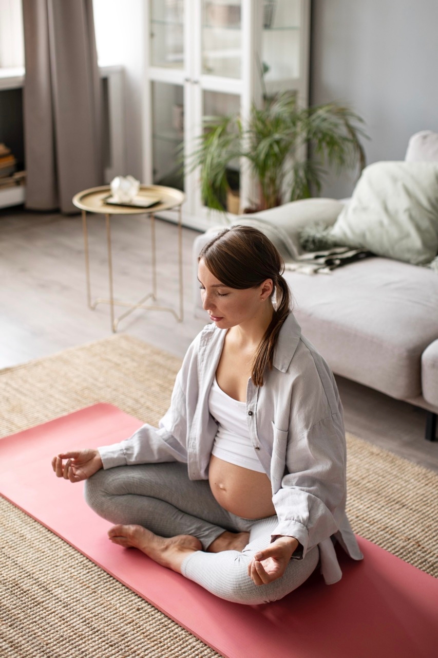 Dr. Neslihan İskit ve Op. Dr. Parvana Seyidova ile Hamile Yogası