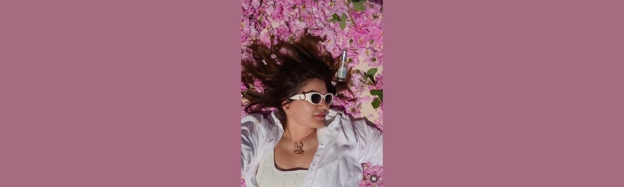 Kadın Bedeninin Koku Hafızası: Hormonlar, Döngüler ve Aromaterapi