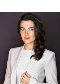 Lara Tuksal Adalı
